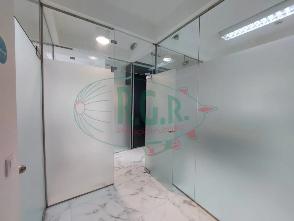 Negócio para Arrendamento em Gondomar (São Cosme), Valbom e Jovim Foto 23