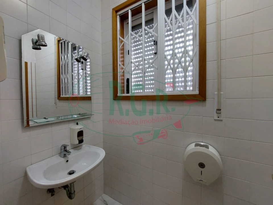 Negócio para Arrendamento em Gondomar (São Cosme), Valbom e Jovim Foto 27