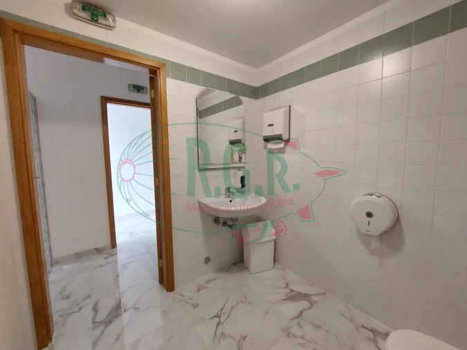 Negócio para Arrendamento em Gondomar (São Cosme), Valbom e Jovim Foto 9