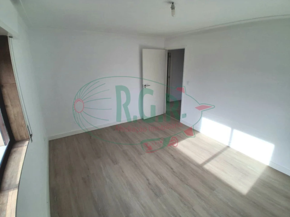 Apartamento T2 para Venda em Rio Tinto Foto 9