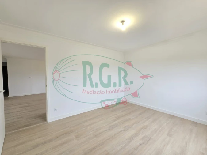 Apartamento T2 para Venda em Rio Tinto Foto 9