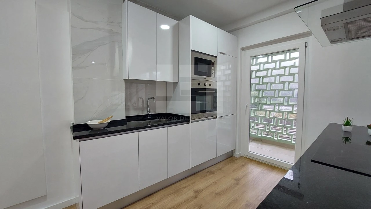 Apartamento T3 para Venda em Benfica Foto 7