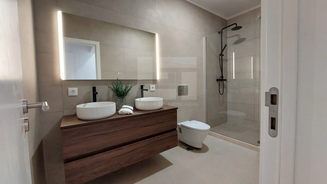 Apartamento T3 para Venda em Benfica Foto 24