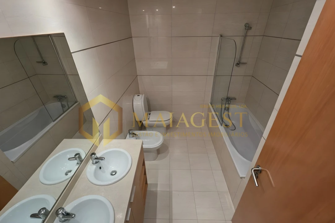 Apartamento T2 para Arrendamento em Rio Tinto Foto 10