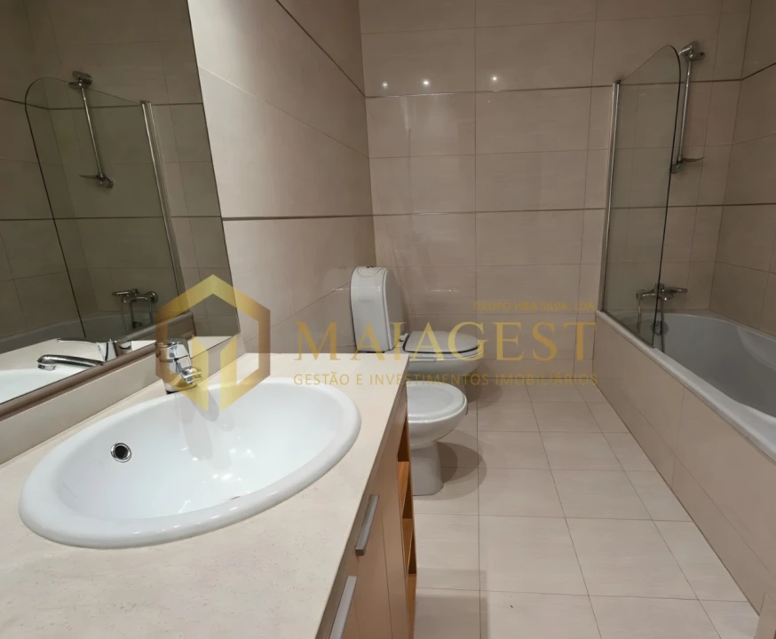 Apartamento T2 para Arrendamento em Rio Tinto Foto 11