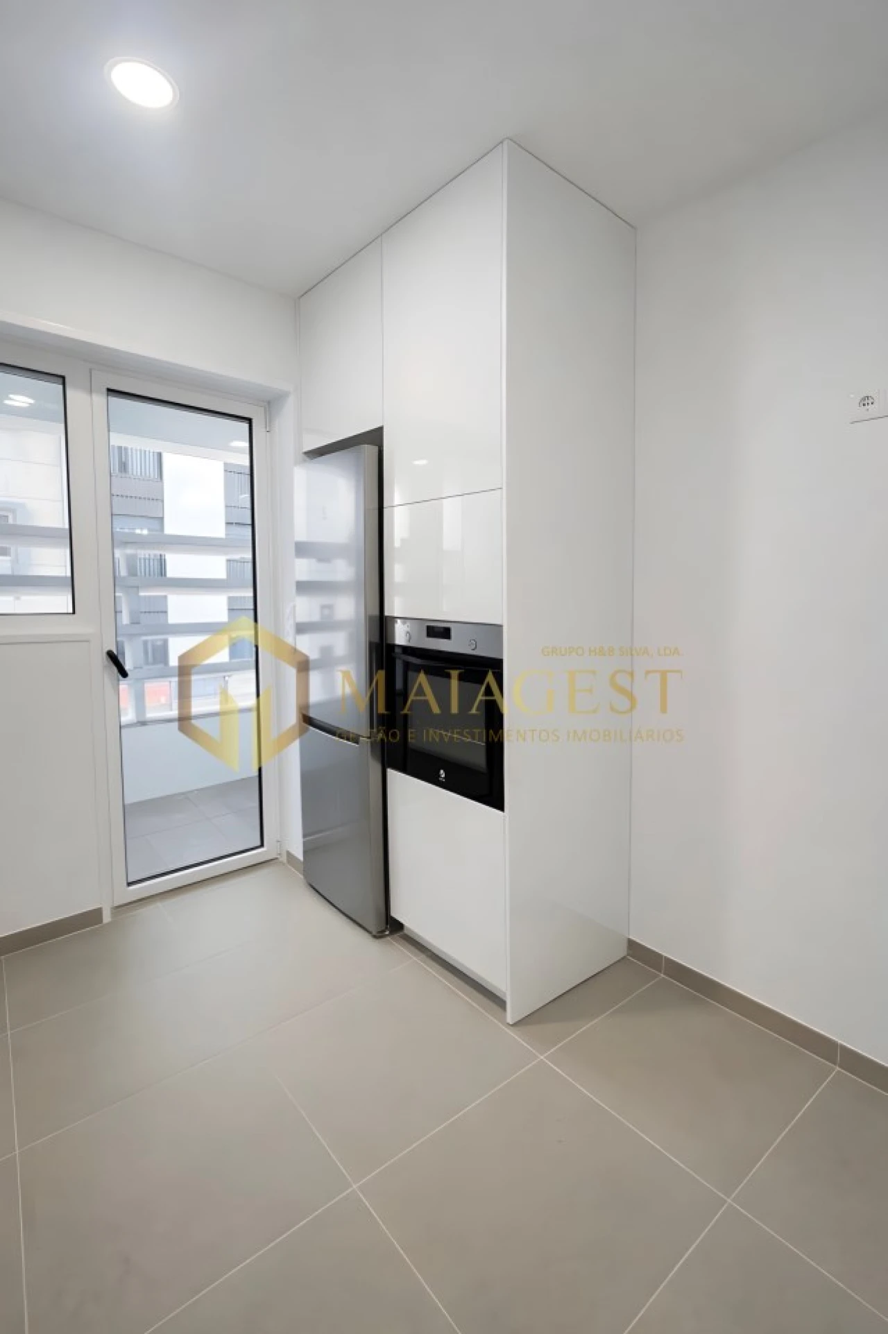 Apartamento T2 para Arrendamento em Cedofeita, Santo Ildefonso, Sé, Miragaia, São Nicolau e Vitória Foto 5