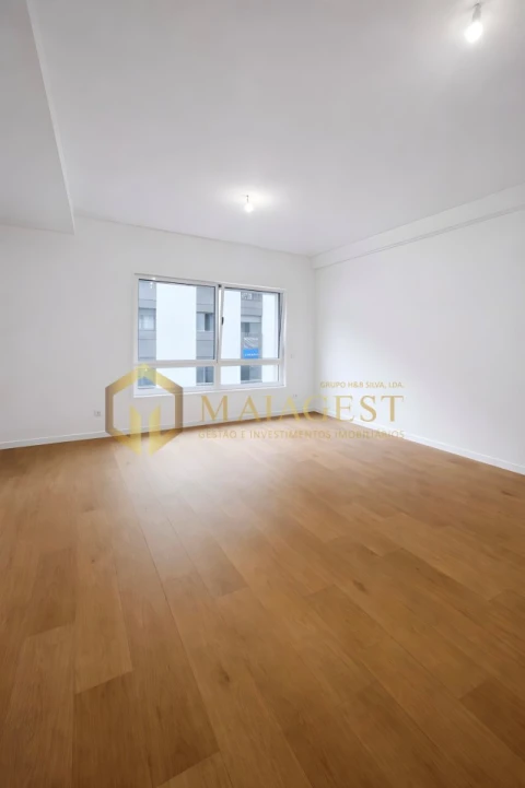 Apartamento T2 para Arrendamento em Cedofeita, Santo Ildefonso, Sé, Miragaia, São Nicolau e Vitória