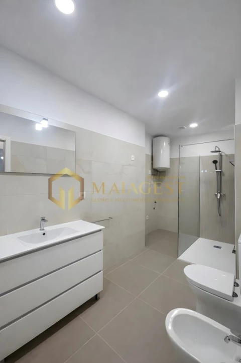 Apartamento T2 para Arrendamento em Cedofeita, Santo Ildefonso, Sé, Miragaia, São Nicolau e Vitória