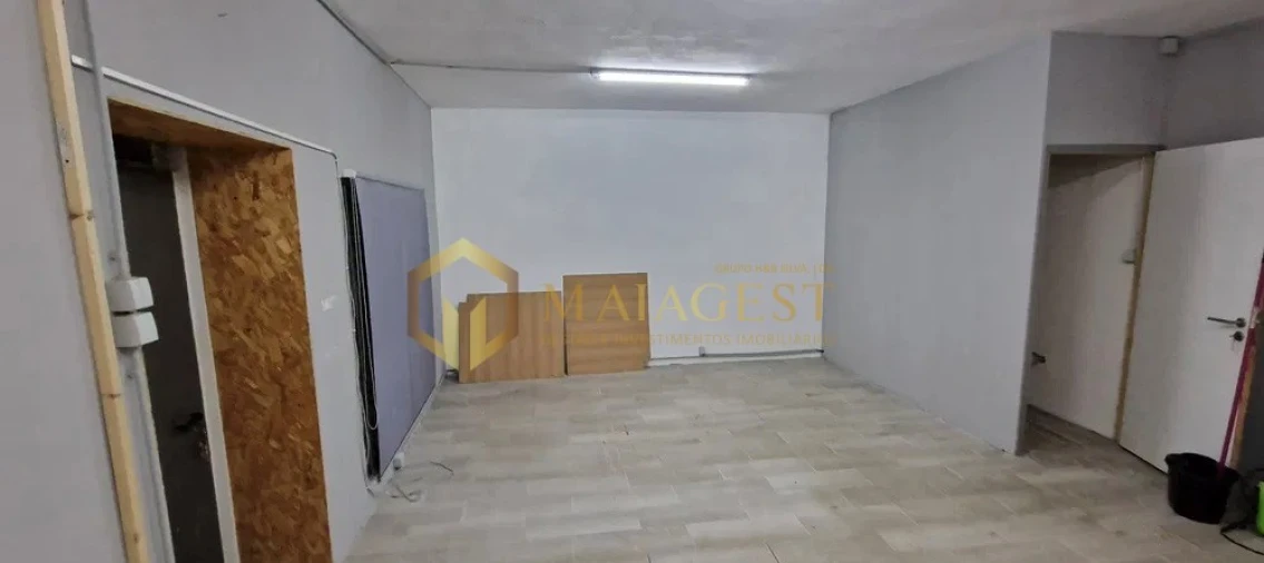 Loja para Arrendamento em Santa Marinha e São Pedro da Afurada Foto 4