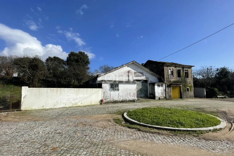 Moradia T3 para Venda em Nogueira e Silva Escura Foto 24