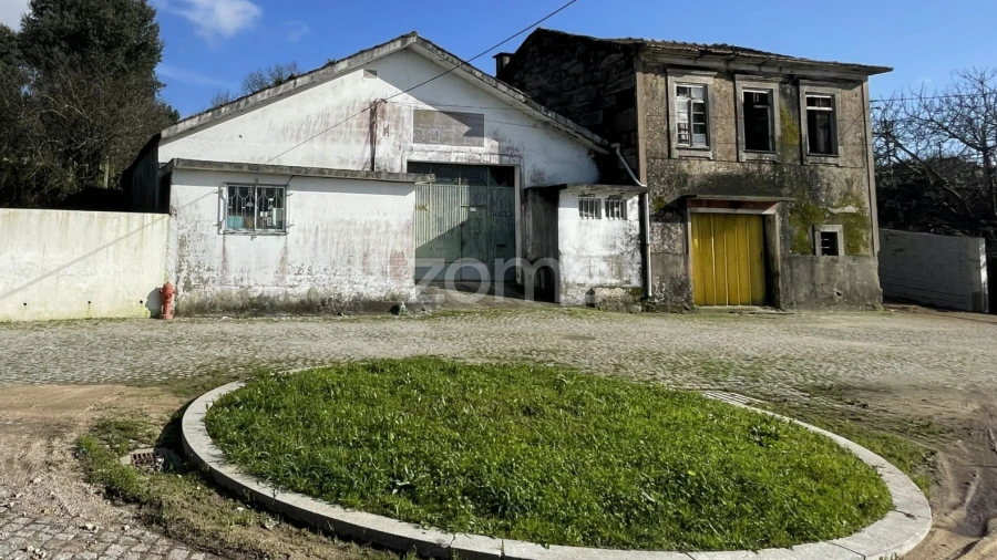 Moradia T3 para Venda em Nogueira e Silva Escura
