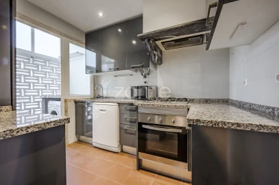 Apartamento T2 para Arrendamento em Campolide