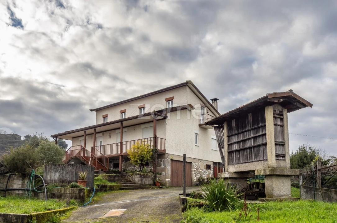 Moradia T6 para Venda em Oliveira de Frades, Souto de Lafões e Sejães Foto 2