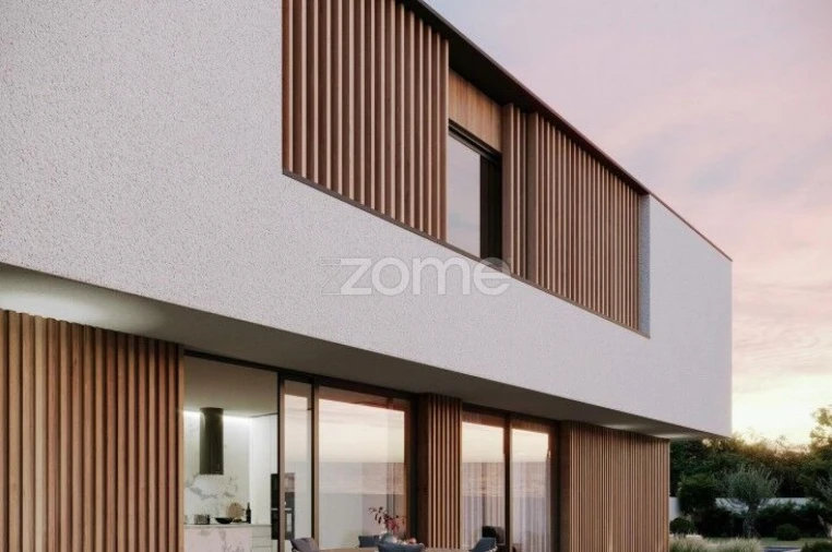 Moradia T4 para Venda em Santa Joana Foto 3