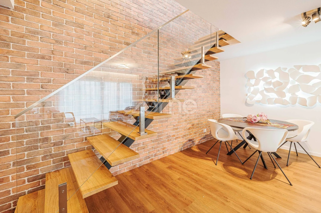 Apartamento T5 para Venda em Porto Salvo Foto 3