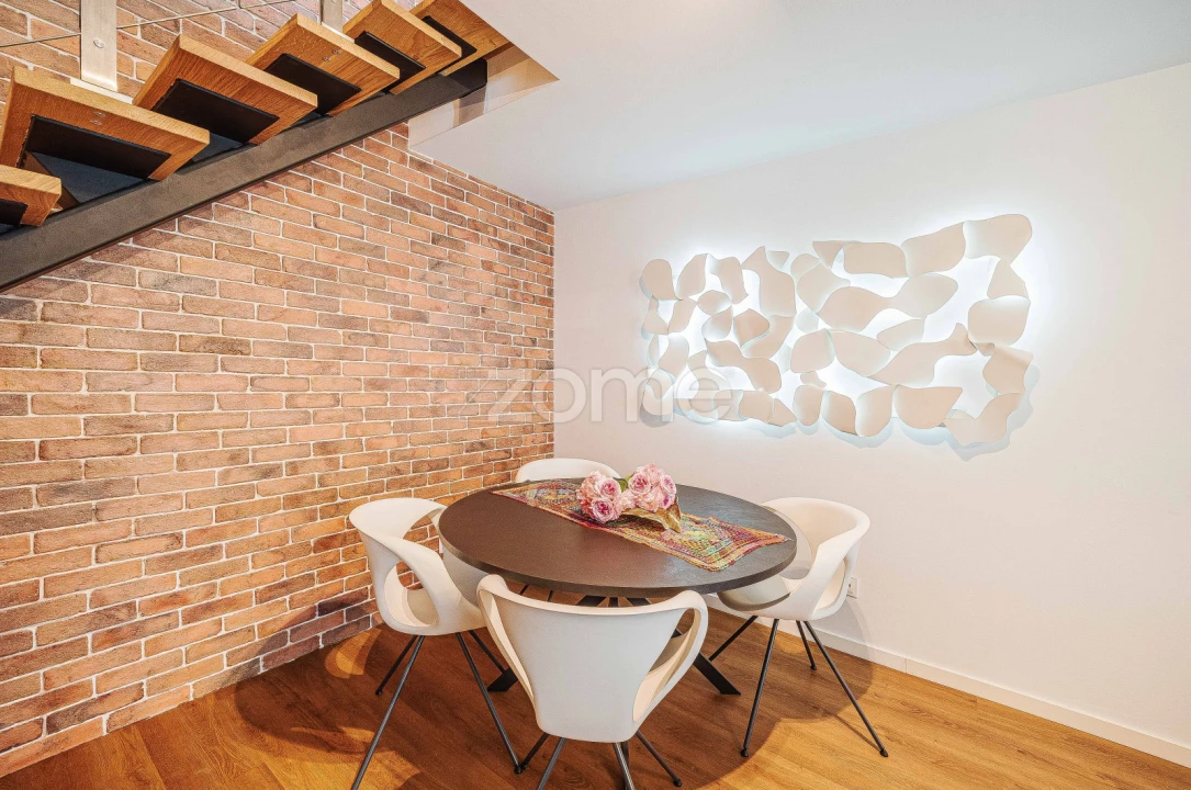 Apartamento T5 para Venda em Porto Salvo Foto 5