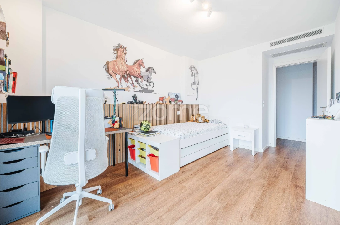 Apartamento T5 para Venda em Porto Salvo Foto 11