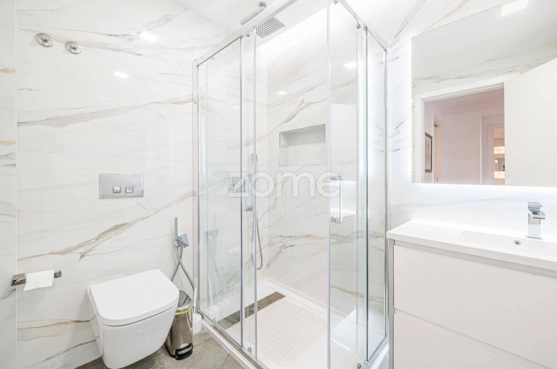 Apartamento T5 para Venda em Porto Salvo Foto 17