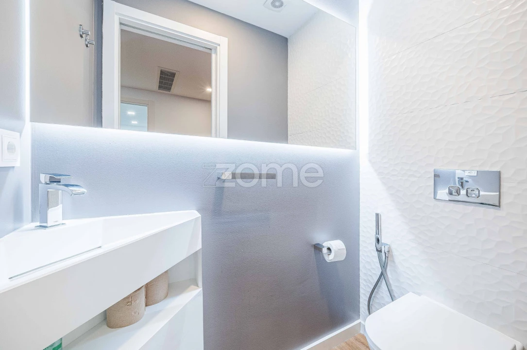 Apartamento T5 para Venda em Porto Salvo Foto 22