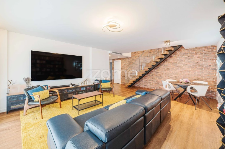 Apartamento T5 para Venda em Porto Salvo Foto 6