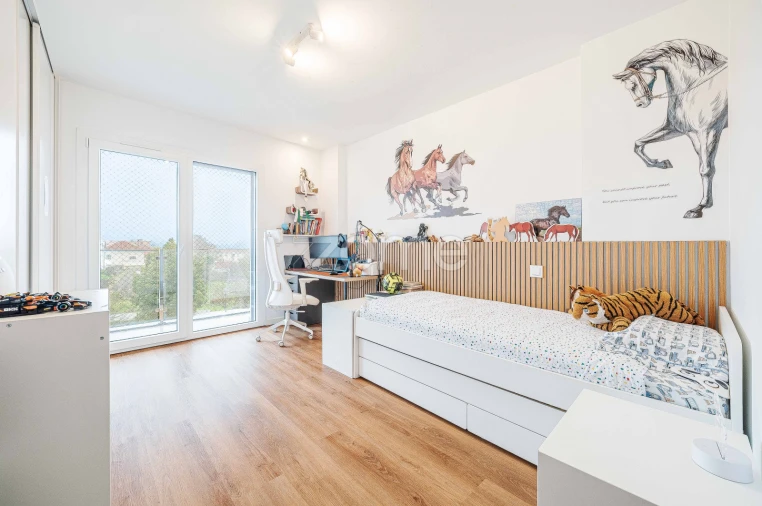Apartamento T5 para Venda em Porto Salvo Foto 10