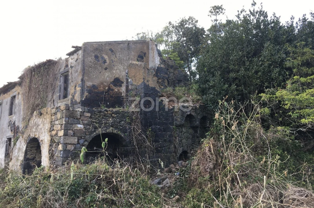 Terreno para Venda em Fajã de Baixo Foto 11