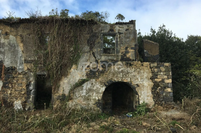 Terreno para Venda em Fajã de Baixo Foto 8
