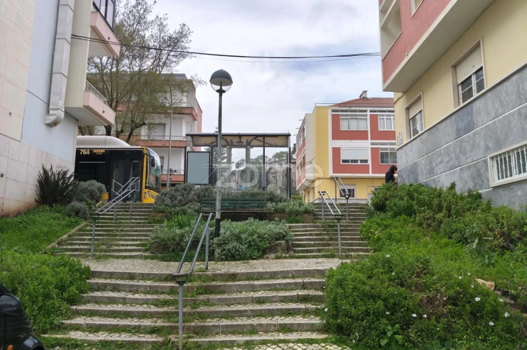 Apartamento T2 para Venda em Águas Livres Foto 2