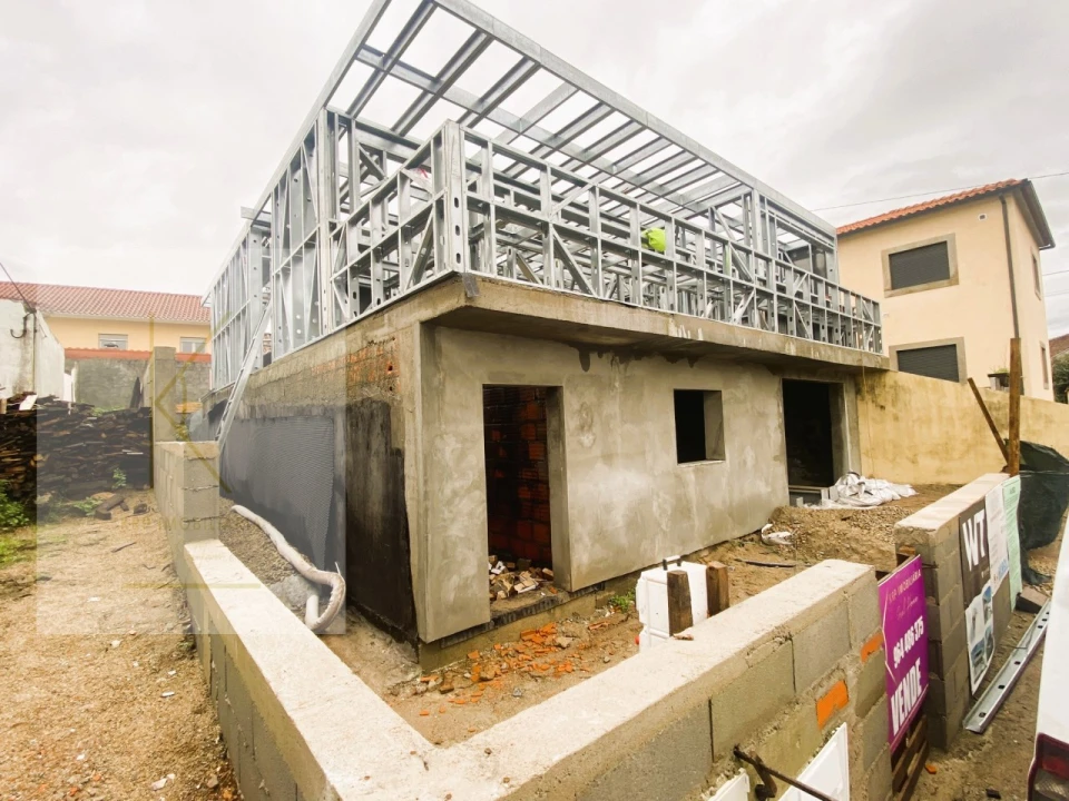 Moradia T3 para Venda em Feitosa Foto 2