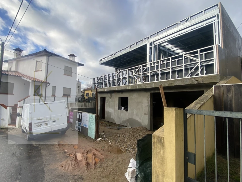 Moradia T3 para Venda em Feitosa Foto 31