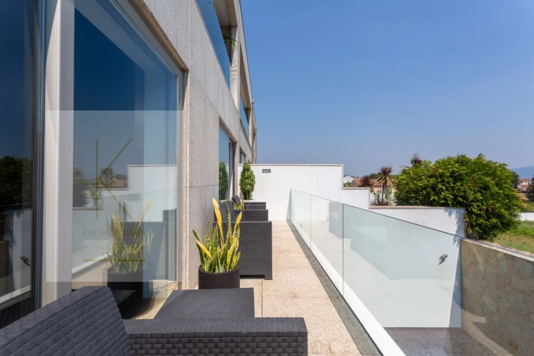 Moradia T3 para Venda em Santa Maria Maior e Monserrate e Meadela Foto 10