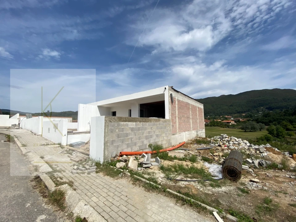 Moradia T4 para Venda em Cabração e Moreira do Lima Foto 11