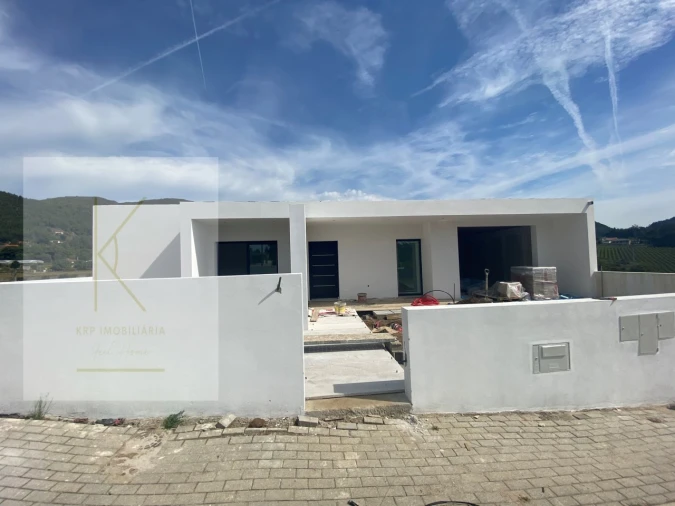 Moradia T4 para Venda em Cabração e Moreira do Lima Foto 3