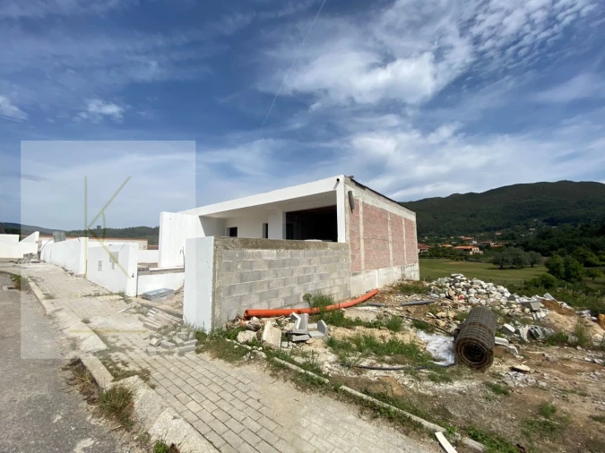 Moradia T4 para Venda em Cabração e Moreira do Lima Foto 11