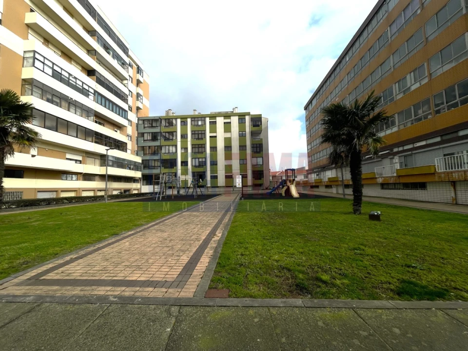 Apartamento T3 para Venda em Póvoa de Varzim, Beiriz e Argivai Foto 1