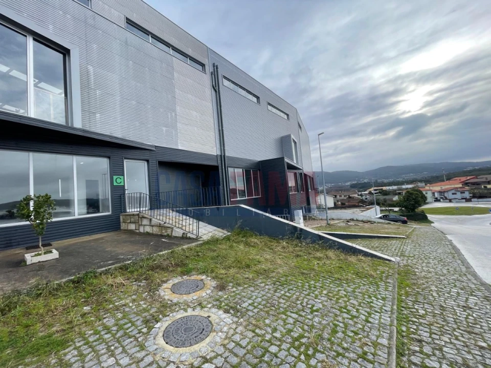 Armazém para Venda em Santo Tirso, Couto (Santa Cristina e São Miguel) e Burgães Foto 4