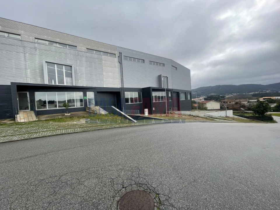 Armazém para Venda em Santo Tirso, Couto (Santa Cristina e São Miguel) e Burgães Foto 22
