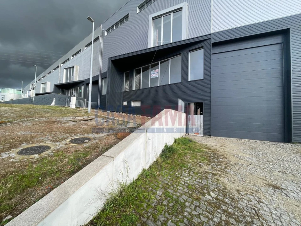 Armazém para Venda em Santo Tirso, Couto (Santa Cristina e São Miguel) e Burgães Foto 16