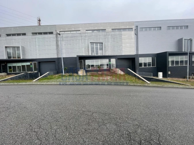 Armazém para Venda em Santo Tirso, Couto (Santa Cristina e São Miguel) e Burgães Foto 3