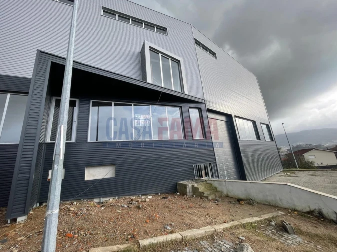 Armazém para Venda em Santo Tirso, Couto (Santa Cristina e São Miguel) e Burgães Foto 16