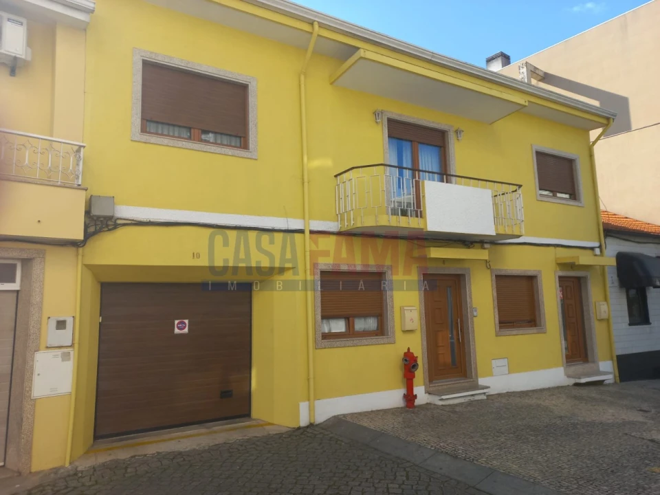 Moradia T3 para Venda em Santo Tirso, Couto (Santa Cristina e São Miguel) e Burgães Foto 2