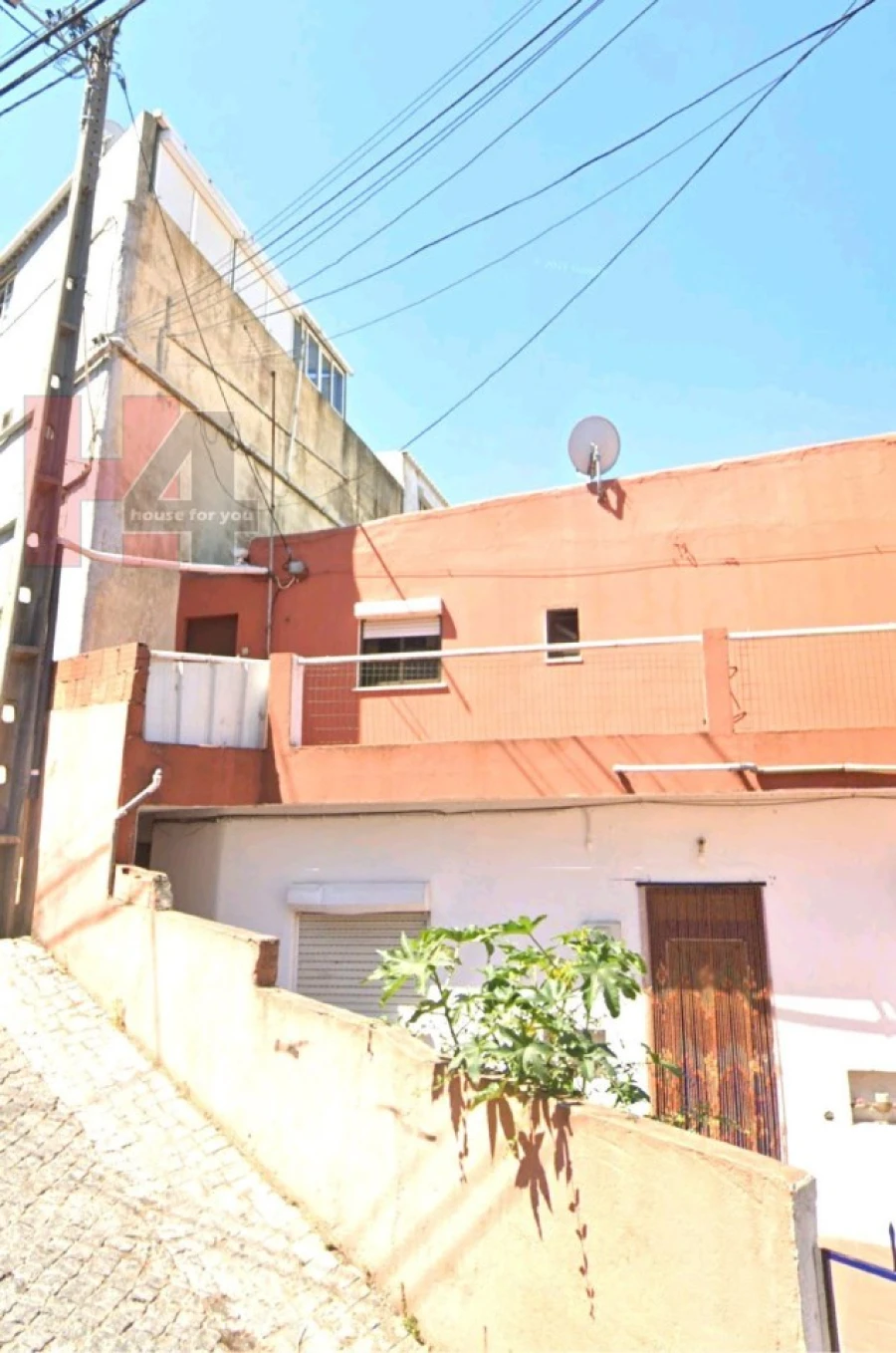 Moradia T1 para Venda em Póvoa de Santo Adrião e Olival Basto Foto 1