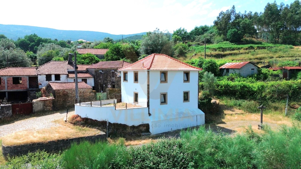 Moradia T2 para Venda em Cabração e Moreira do Lima Foto 3
