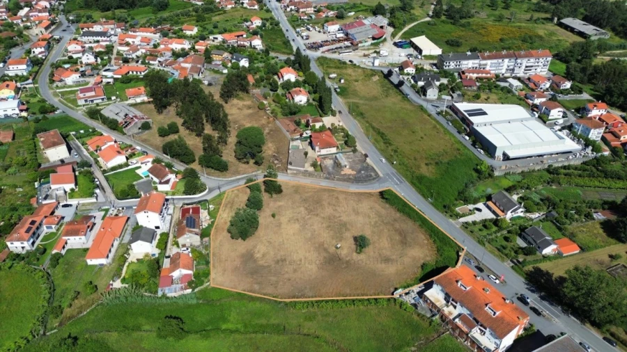 Terreno para Venda em Arcozelo Foto 2