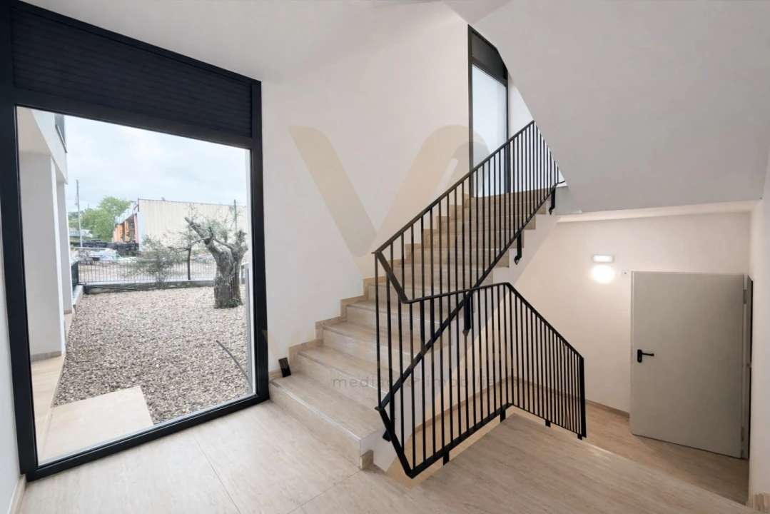 Apartamento T1 para Venda em Arcozelo Foto 2