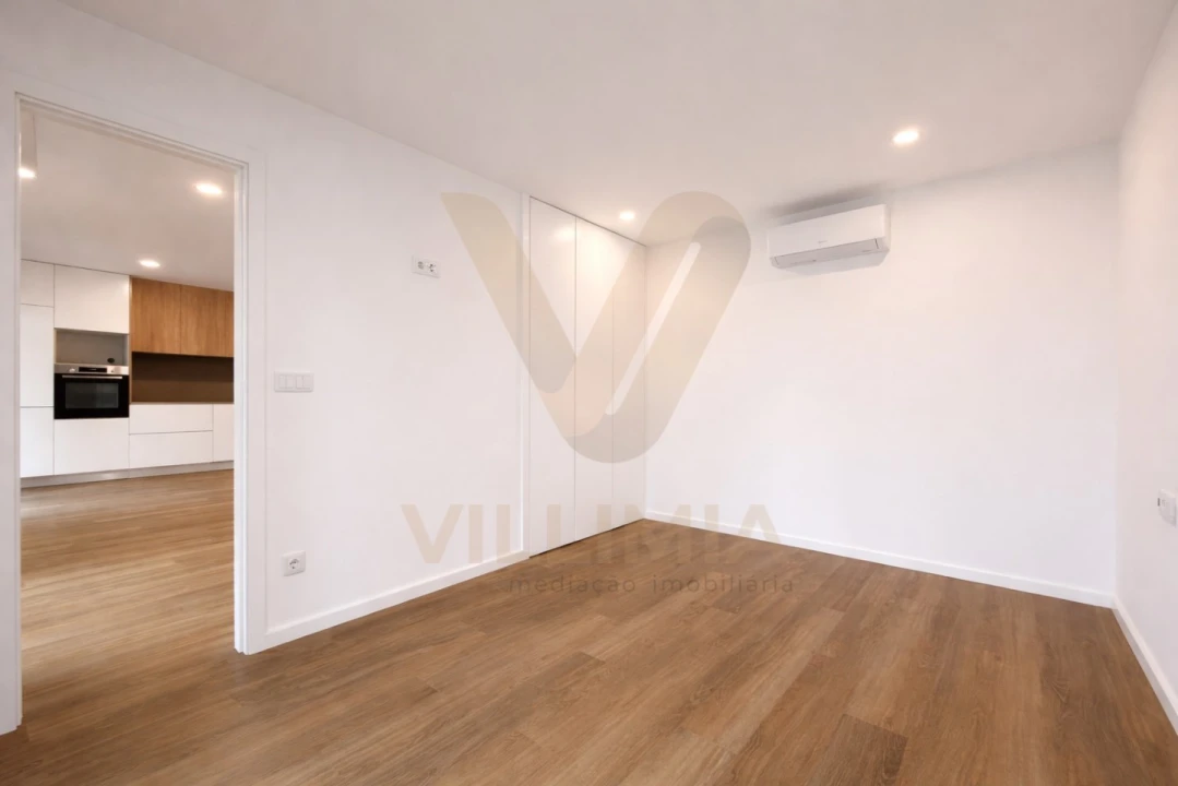 Apartamento T1 para Venda em Arcozelo Foto 11