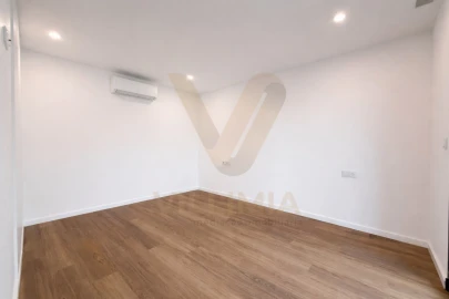 Apartamento T1 para Venda em Arcozelo