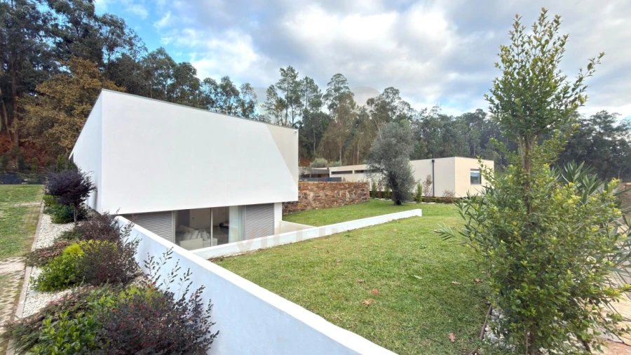 Moradia T4 para Venda em Fornelos e Queijada Foto 7