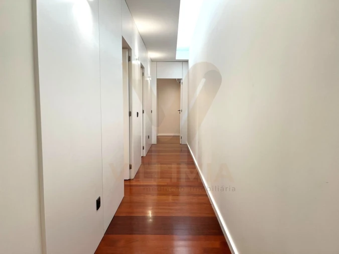 Moradia T4 para Venda em Fornelos e Queijada Foto 27