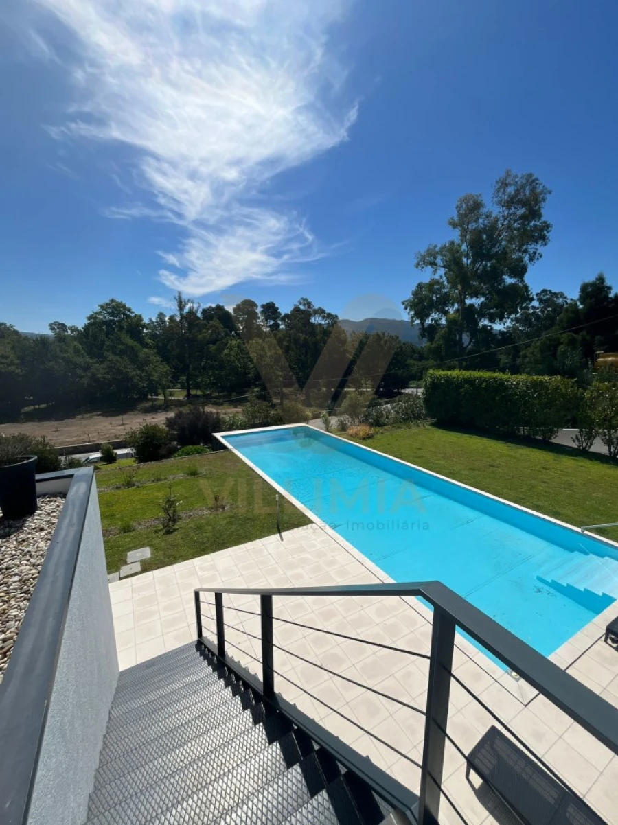 Moradia T5 para Venda em Fontão Foto 6